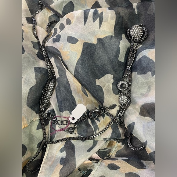 🖤Beautiful Chico’s box chain pave crystal necklace - Picture 3 of 8